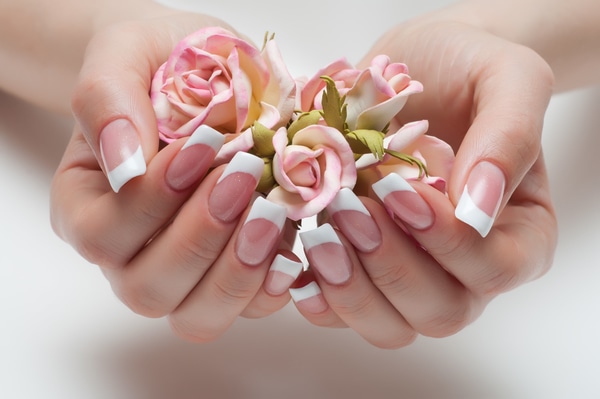 manicure francesa tradicional